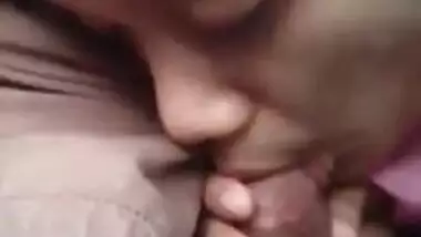 Lovely hijab girl sucking tiny cock.