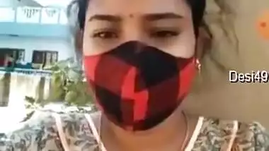 Today Exclusive- Sexy Desi Bhabhi Shows Her Boobs And Ass On Live Show