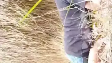 Desi XXX lovers outdoor hot fucking for the first time MMS