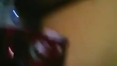 not sister selfi in her phone