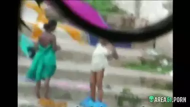 Local guy caught sexy Indian aunts take a bath outdoor in the river. era desi