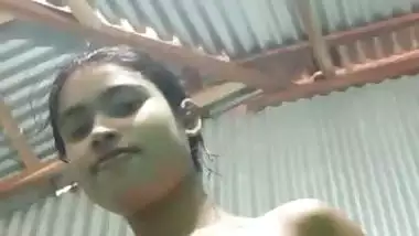 Village girl after bath asking sorry in nude MMS