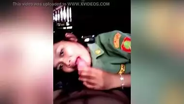 Thai Girlfriend Giving Blowjob Before Fuck - PORNMELA.COM