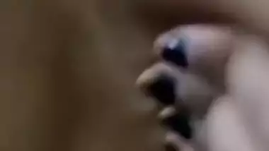 Amateur Indian acts like a XXX slut on camera revealing everything