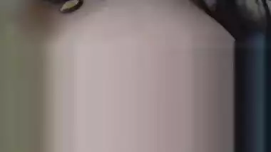 Teen Indian girl has never tried to sing during naked XXX show