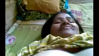 Desi Aunty exposed her melon boobs on demand