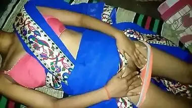 Desi homemade sex! Sexy indian aunty in blue saree coming for sex