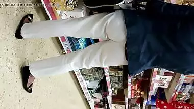 Candid Indian milf white pants vpl pt2