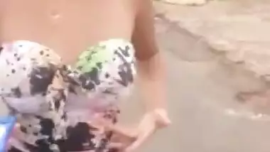 girl showing boobs open place non desi