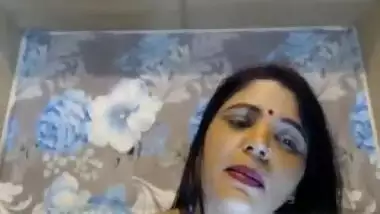 Desi Cute Face Cam Aunty Showing Big Boobs Hot