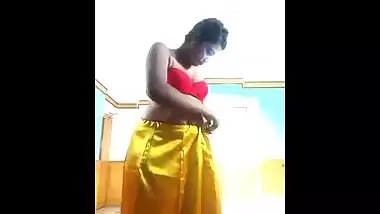 Indian porn tube of Swathi Naidu dress change