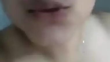 Paki chudai chick pulls towel down exposing XXX boob to sex viewers