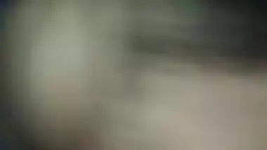 Sexy pussy Desi girl rubs her pussy and fingers her cunt