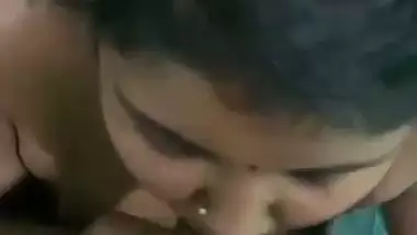 Chubby bhabhi sucking dick viral sex MMS part 1