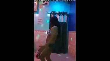 Desi mms of an office slut having fun with her horny teammates