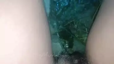 Desi Tamil Girl Pissing in forest (Close Up)