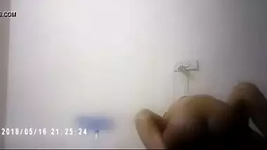 Self shot hindi sexy movie of a desi girl enjoying a nice home sex session