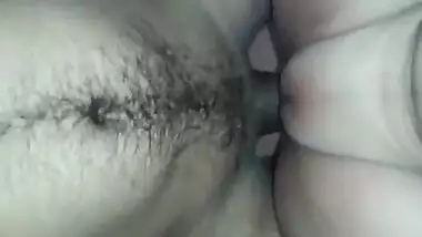 Flaunting shaved XXX twat in bed ends for Indian babe with fingering