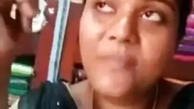Mallu chechi showing boobs on video call