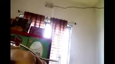 Indian mature aunty xxx sex with hubby’s friend