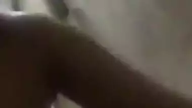 Sexy Desi Babe Showing Boobs