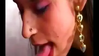Desi Patna bhabhi satisfies her lustful bf