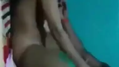 Leaked MMS video of the Desi babe who is fucked by her XXX partner