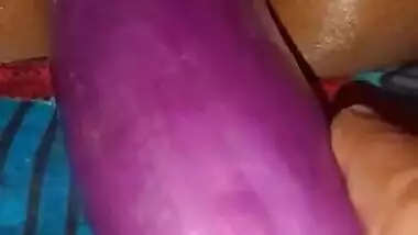 Desi village bhabi play with big bengan