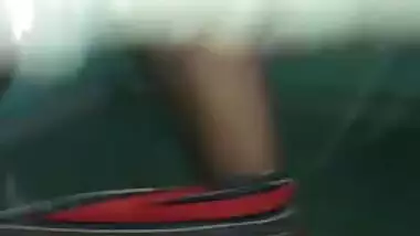 XXX whore in green sari can't hide from client who films her vagina