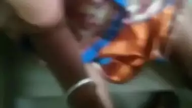 Desi aunty handjob