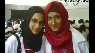 Pakistani Karachi sexy teen college girl exposed by lover