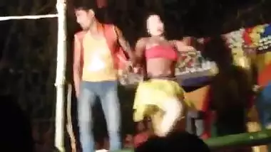 Desi naked boobs show squeeze suck stage dance