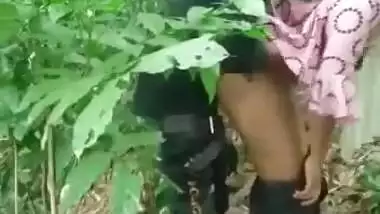 Desi Village Girl Sex With Lover In Jungle