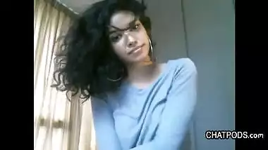 Skinny Desi webcam sex model wears blue T-shirt and never takes it off