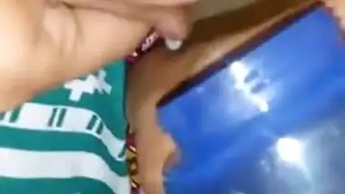 Indian wife exposes and milks her XXX boobies in a sex video blog