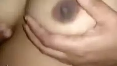 Indian female exposes her XXX boobies in close-up amateur sex video