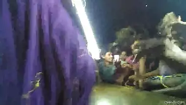 Desi Boobs n chut show in record dance