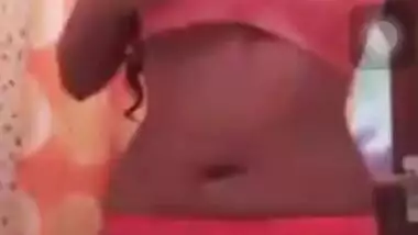 Winsome Desi webcam model performs her first sex video for the fan