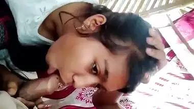 Desi cute girl suck her dick outdoor