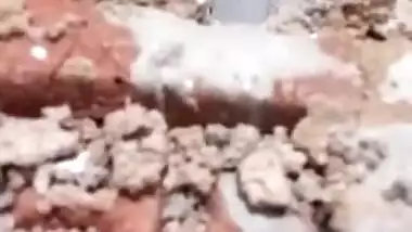 Curious Desi boy sneakily films neighbor's outdoor XXX sex with wife