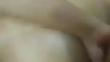 Fodendo o cu da esposa indiana sem piedade! Puta rabuda adora rebolar com um pau grande no cu