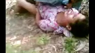 Indian mms scandal of village girl outdoor sex with cousin brother