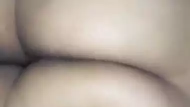 Dost Ke Behan Ko Rat Me Nanga Kia. Gand Hila Hila Ke Pani Nikal Dia